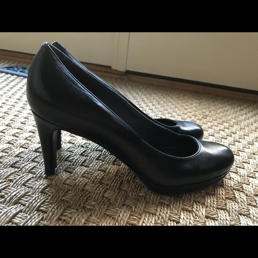 Stuart Weitzman pumps